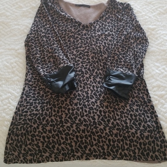 Maurices 3/4 sleeve leopard/pleather sweater - Picture 1 of 2